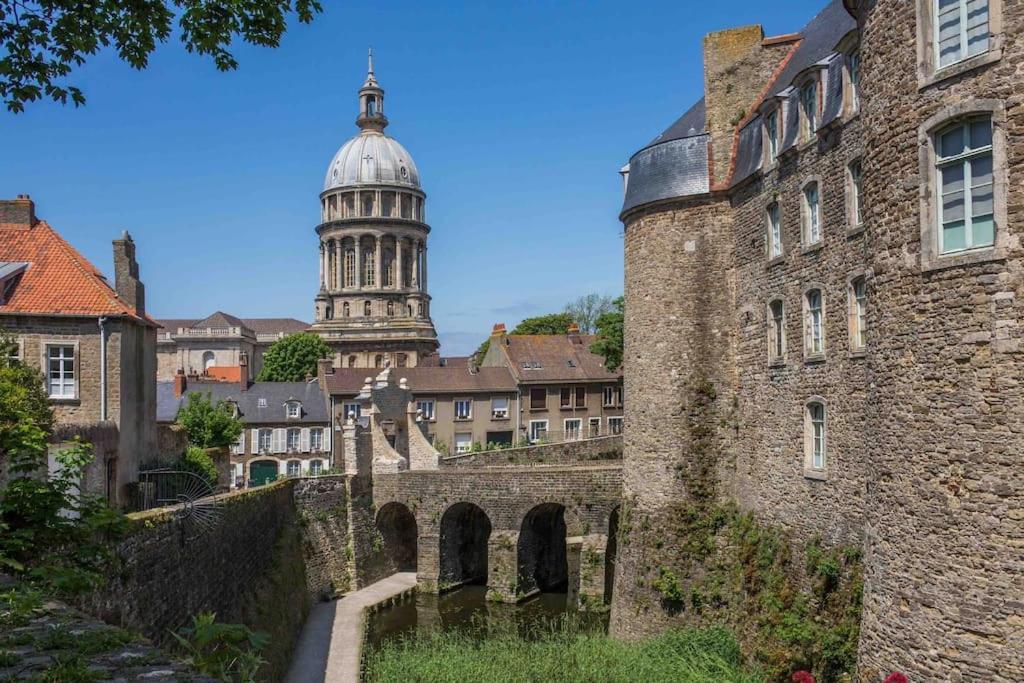 Aux Remparts De La Vieille Ville - 4P, Parking Boulogne-sur-Mer Esterno foto